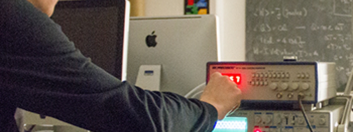 a student in the computer science physics lab