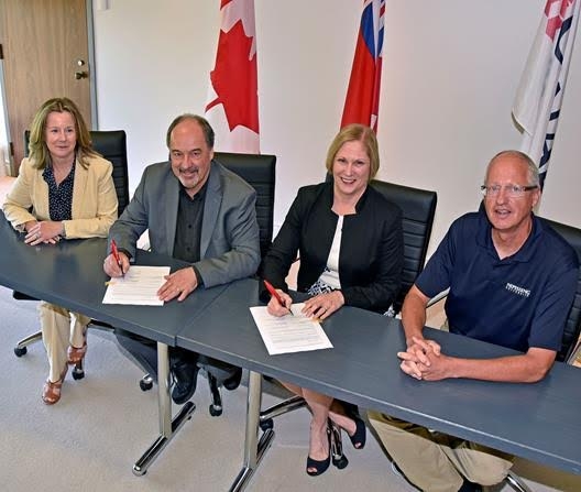 Photo of collaborative Nursing signatories