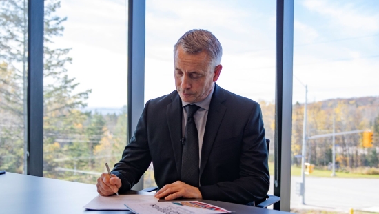 President Kevin Wamsley signing Scarborough Charter
